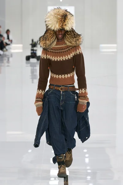 Look 5
